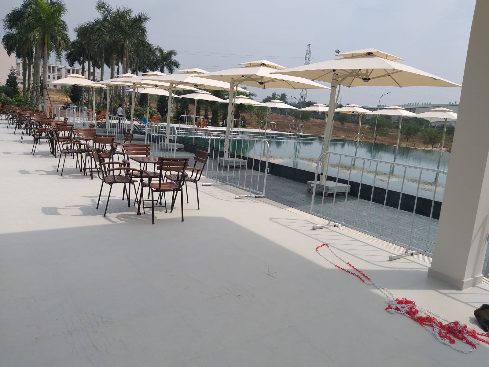 Công ty Phúc Khang chuyên thiết kế xây dựng hồ bơi ngoài trời chuyên nghiệp
