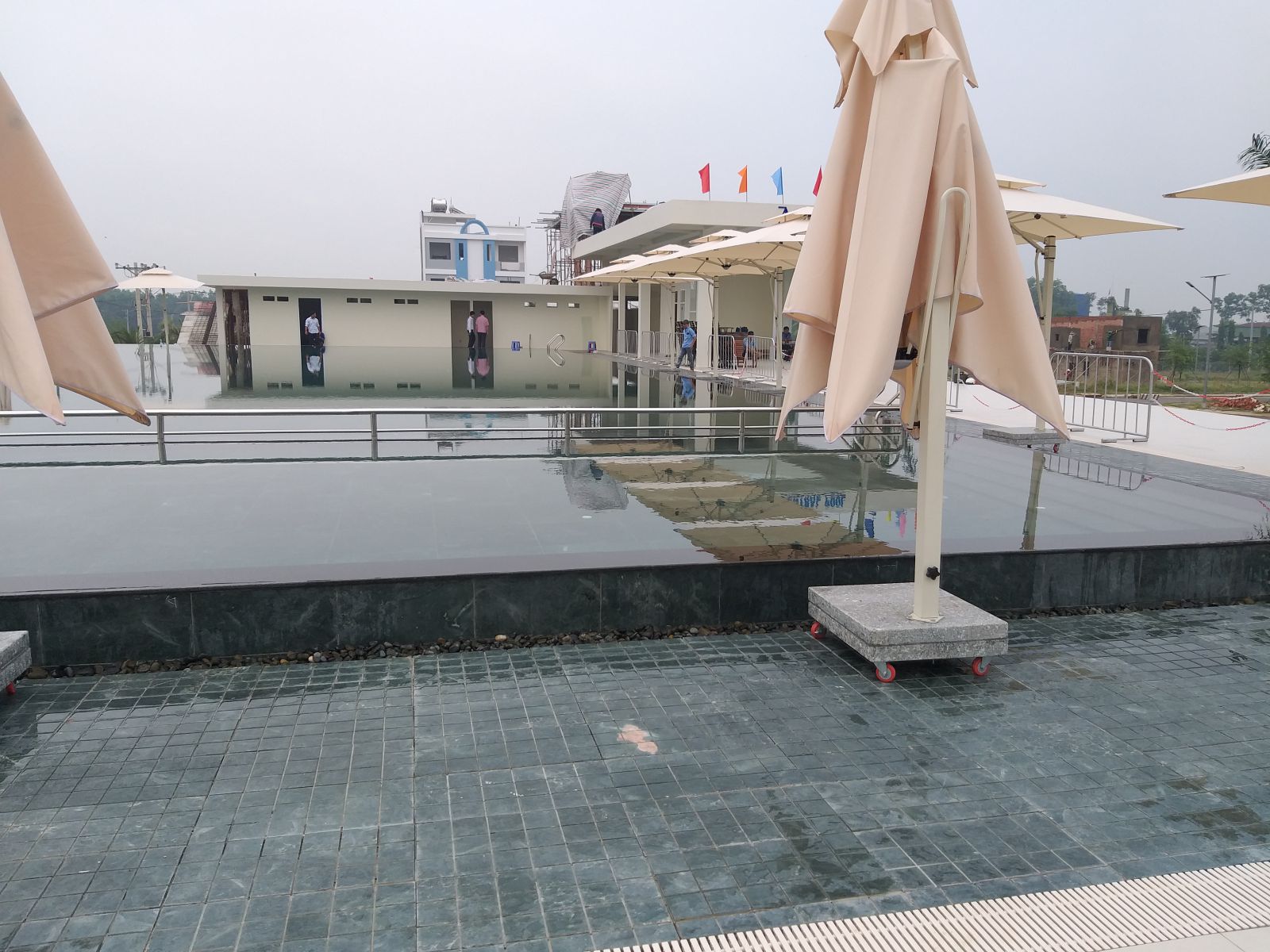 Công ty Phúc Khang chuyên thiết kế xây dựng hồ bơi kinh doanh trọn gói