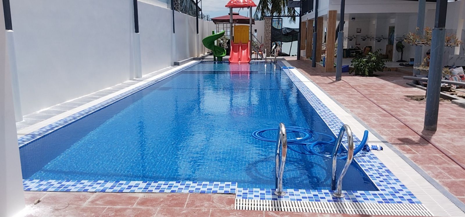 Công ty Phúc Khang chuyên thiết kế xây dựng hồ bơi sân vườn 